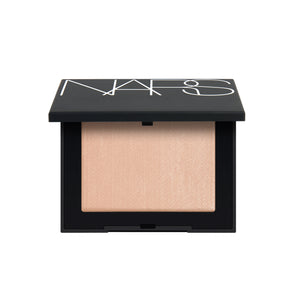 LIGHT REFLECTING SETTING POWDER PRESSED FOG