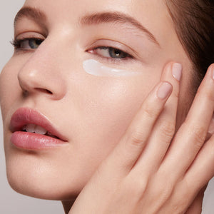 LIGHT REFLECTING EYE AND LASH GEL
