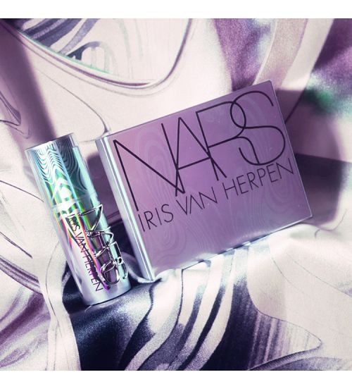 LIGHT REFLECTING PRISMATIC POWDER LAVENDER- INTERSTELLAR