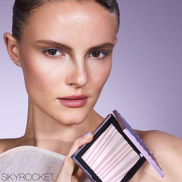 HO25 AURA ILLUMINATING FACE&BODY POWDER- SKYROCKET
