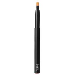 #30 PRECISION LIP BRUSH