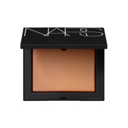 LIGHT REFLECTING PRESSED SETTING POWDER